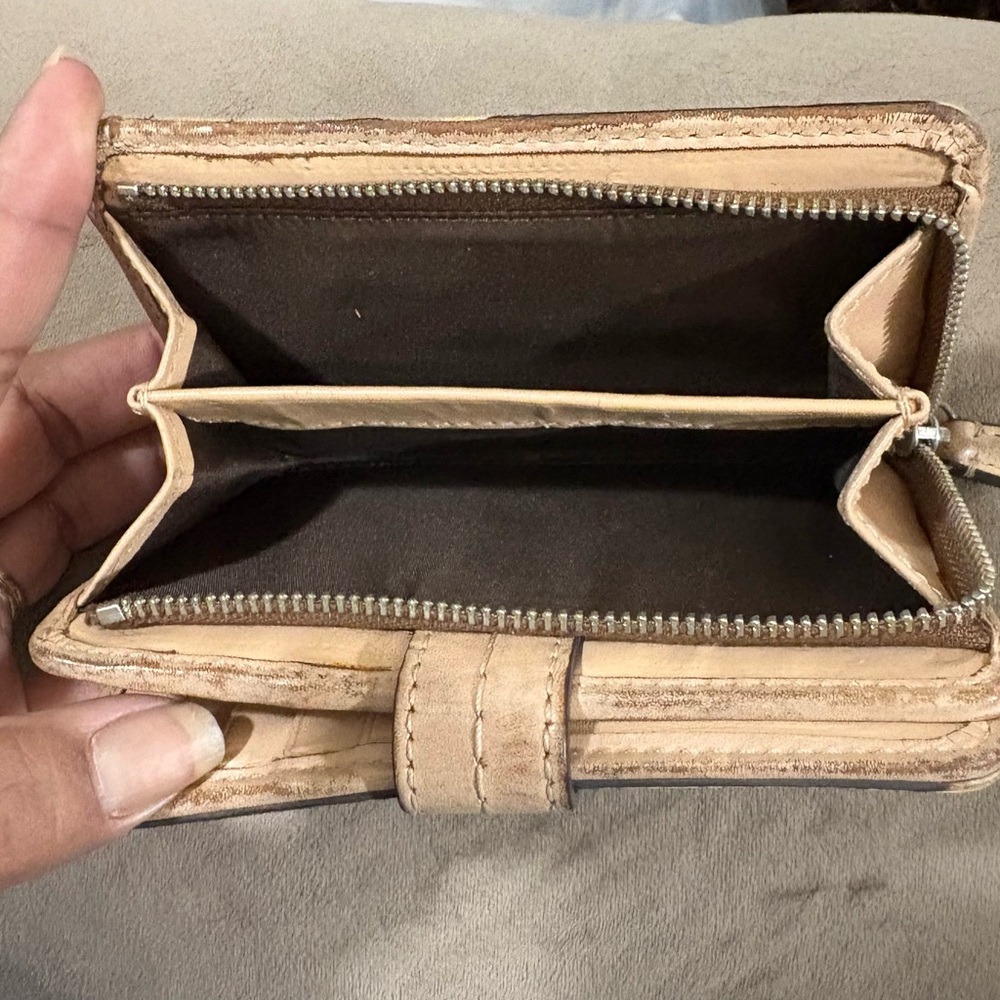 Coach Tan Signature Pattern Wallet - Picture 5 of 5